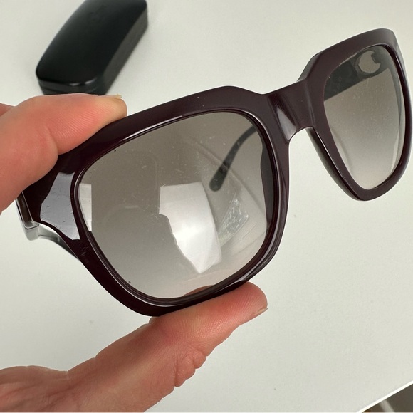 Coach HC 8240 Signature Sunglasses - Picture 6 of 8